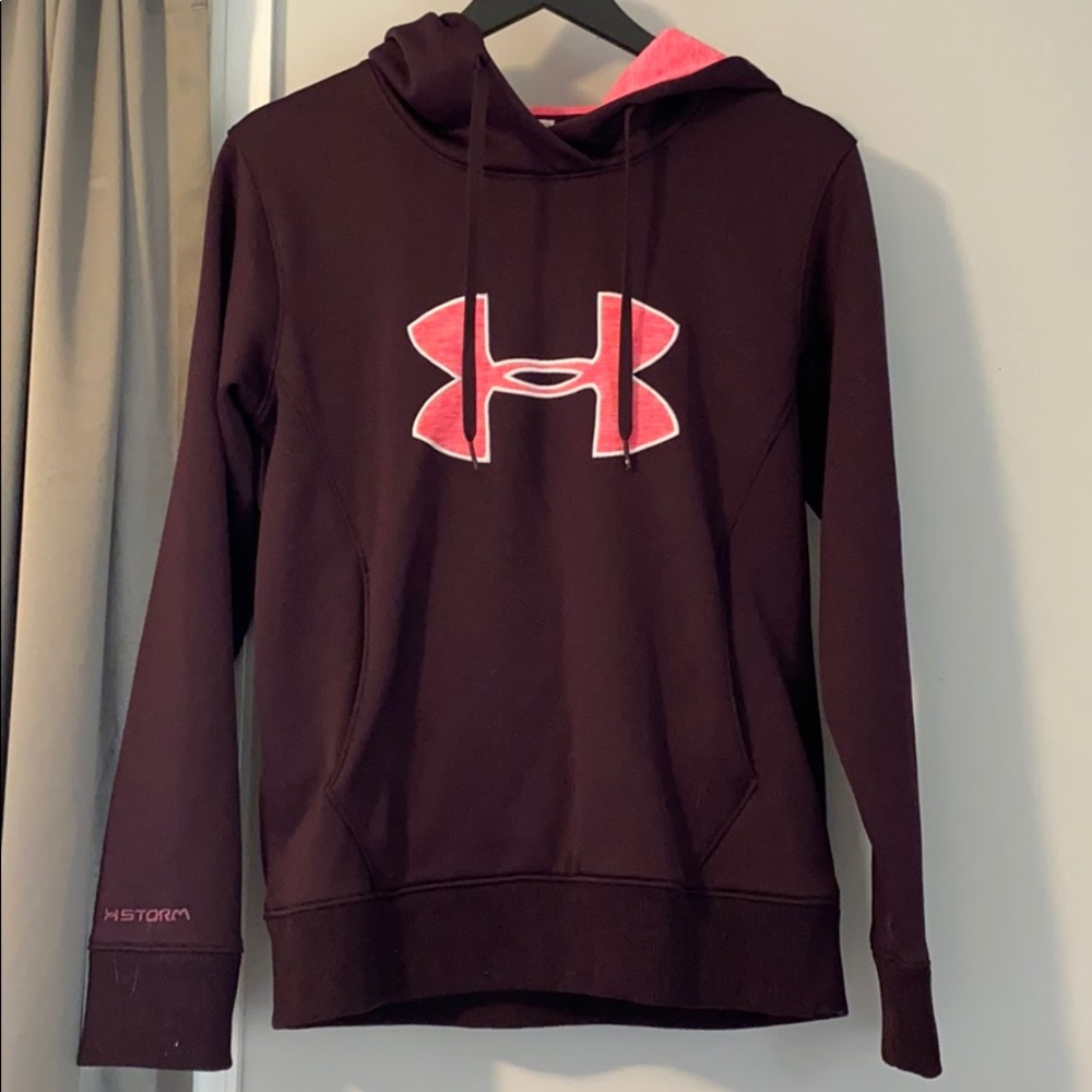 Under armoir sweatshirt